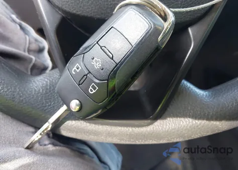 2013 Ford Fusion Hybrid Se z USA, uszkodzony, nr VIN 3FA6P0LUXDR349019